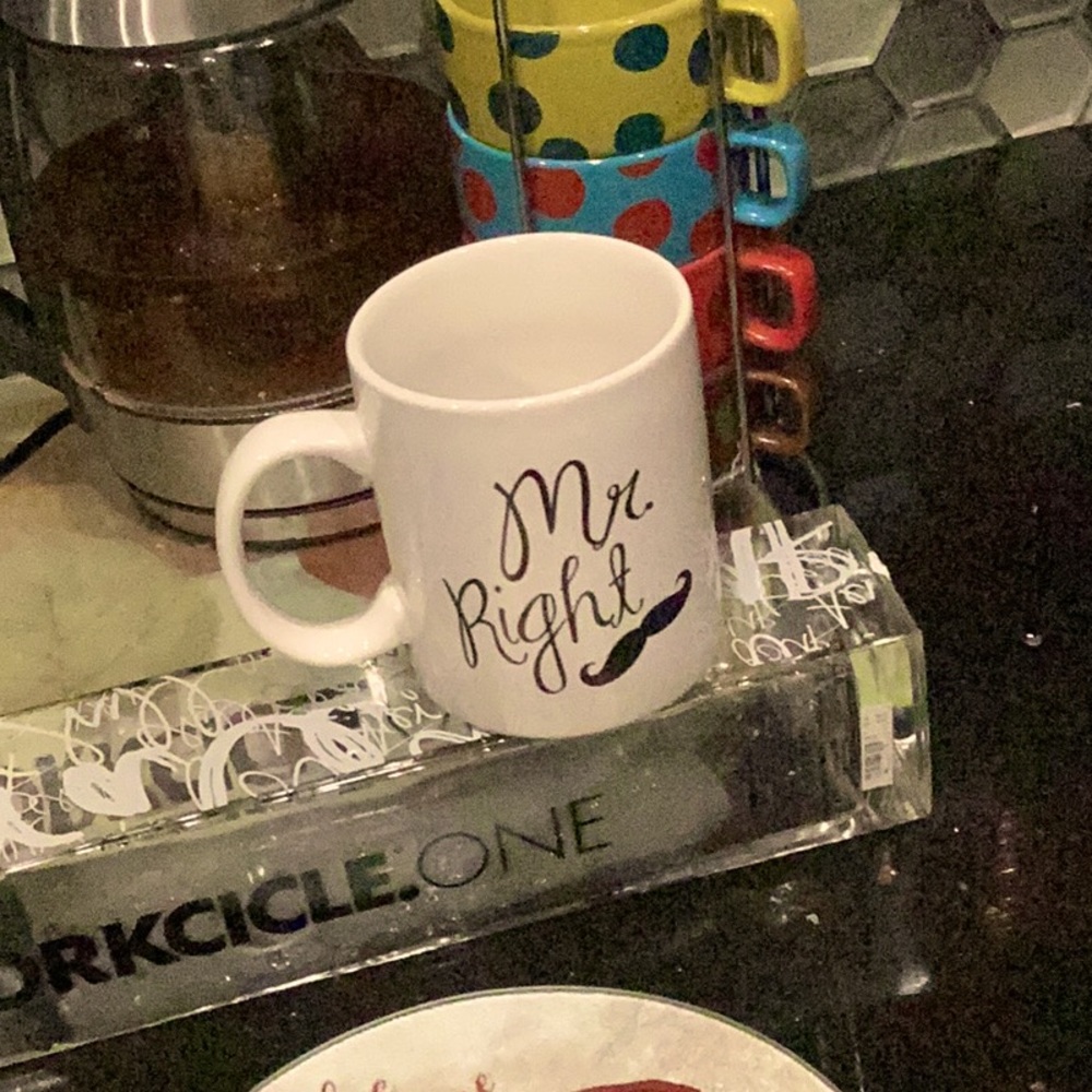 MR RIGHT 12 OUNCE COFFEE CUP/MUG - Picture 6 of 7